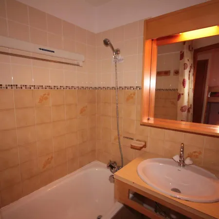 - Bel 2 Pieces, 4 Pers, Proche Pistes Et Commerces - Fr-1-293-121 Apartment