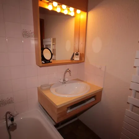 - 2 Pieces Avec Cabine, 4 Pers. Appartement *
